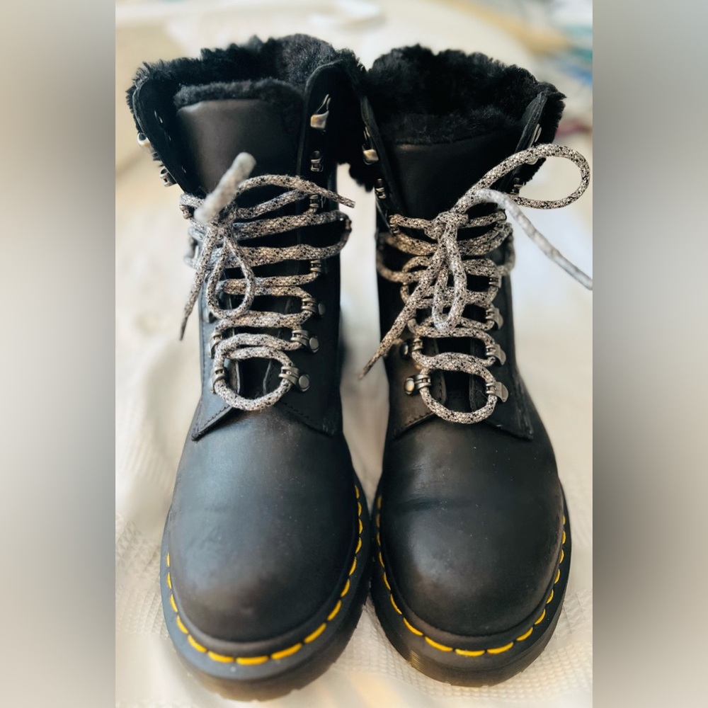 DR MARTENS FAUX FUR